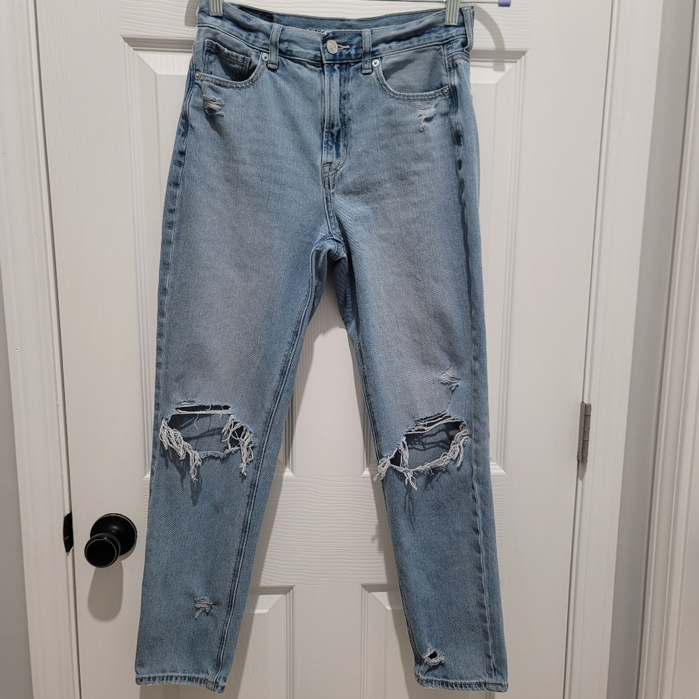 American Eagle Light Wash Distressed Women's Mom Jean